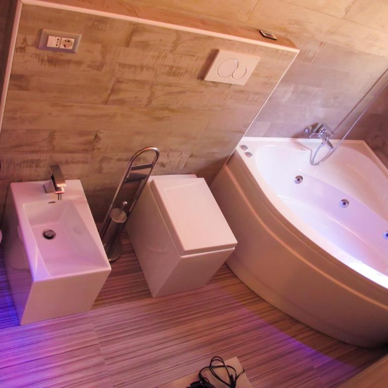Roma Veneto Relais - Suite con Vasca Idromassaggio - 5