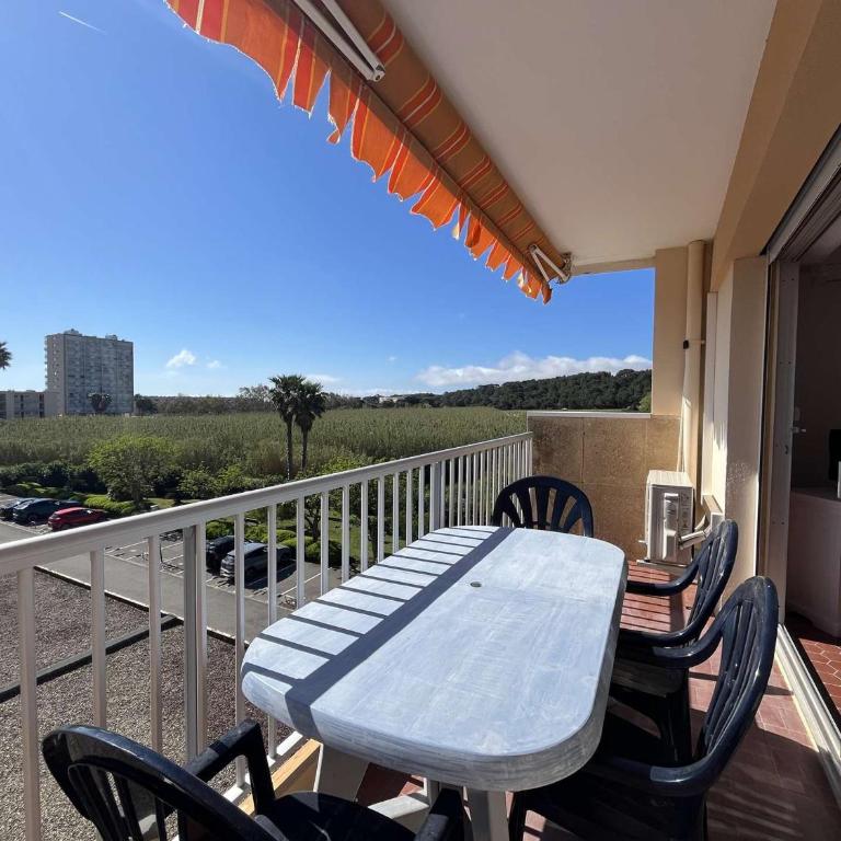 Appartement T2 Climatisé avec Terrasse et Parking au Lavandou - FR-1-308-211 - Apartamento - 1