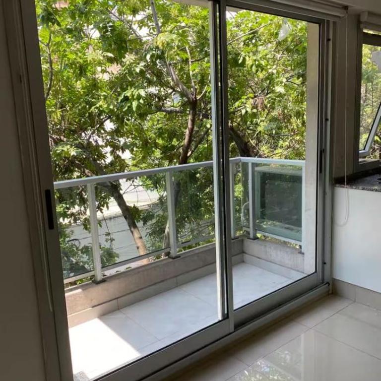 A beautiful apartment full of natural light - One-Bedroom Apartment - 7