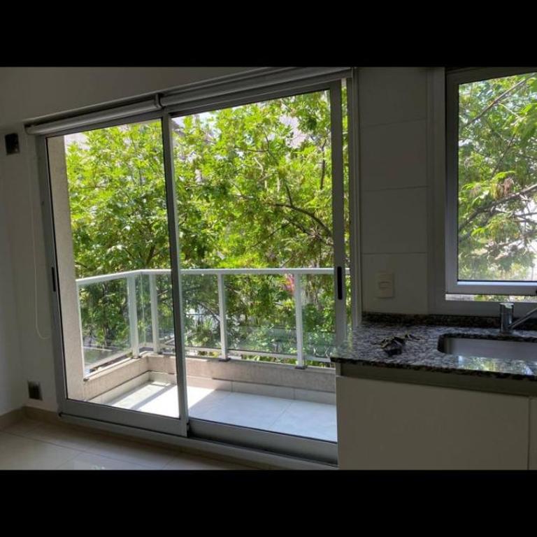 A beautiful apartment full of natural light - One-Bedroom Apartment - 1