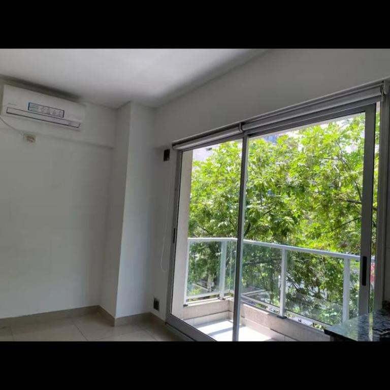 A beautiful apartment full of natural light - One-Bedroom Apartment - 15