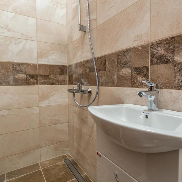 Apartments Belvedere - Deluxe Double Room - 14