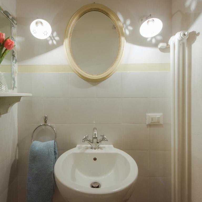 Charming Suite Ponte Vecchio - Appartamento con 2 Camere da Letto - 33