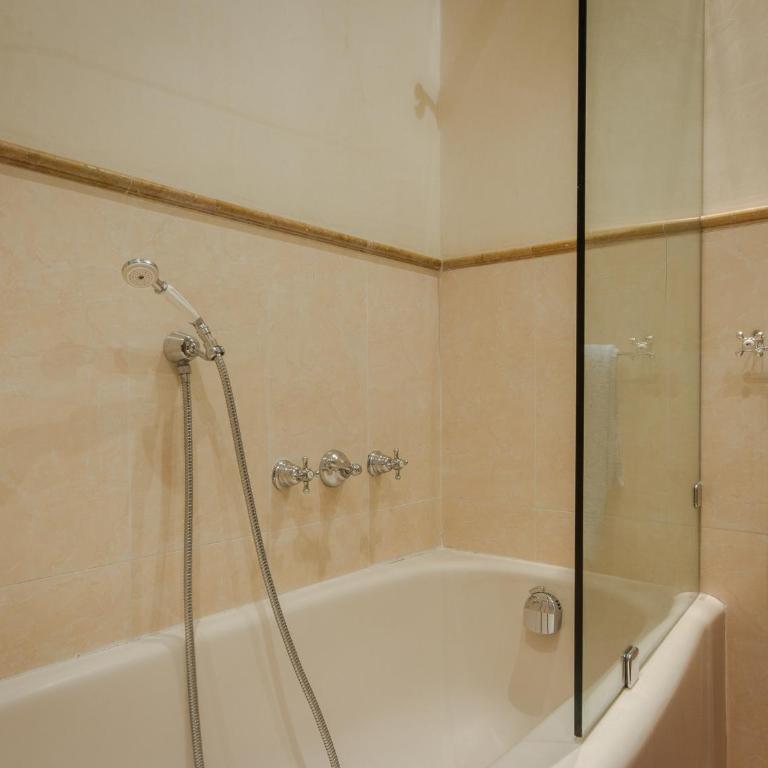 Charming Suite Ponte Vecchio - Appartamento con 2 Camere da Letto - 35