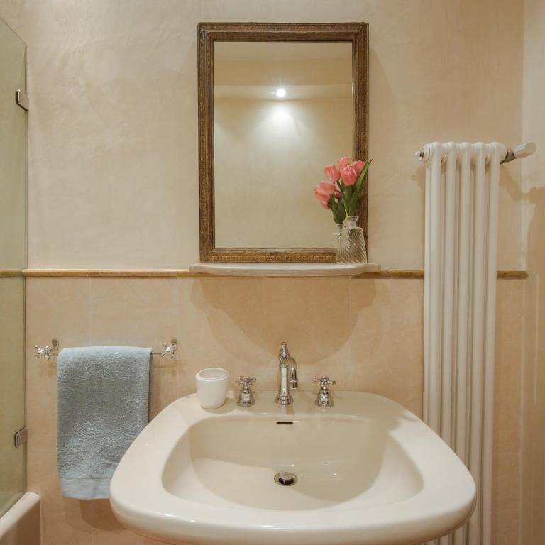 Charming Suite Ponte Vecchio - Appartamento con 2 Camere da Letto - 37