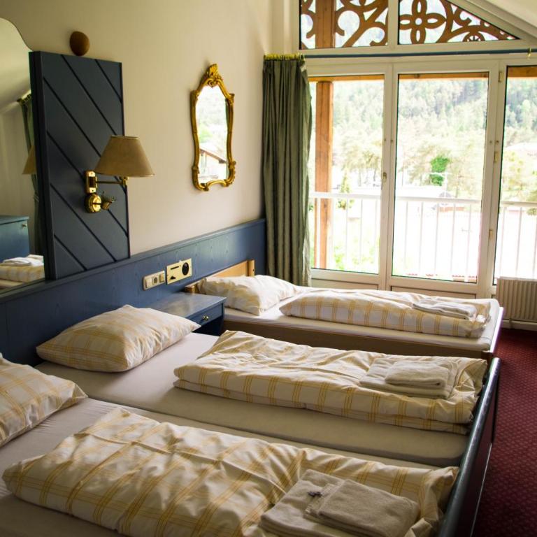 Aktiv Hotel Ötztal - Dreibettzimmer mit Balkon - 1