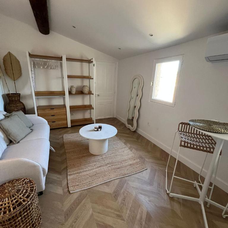 Studio Centre ville de Nîmes - One-Bedroom Apartment - 3
