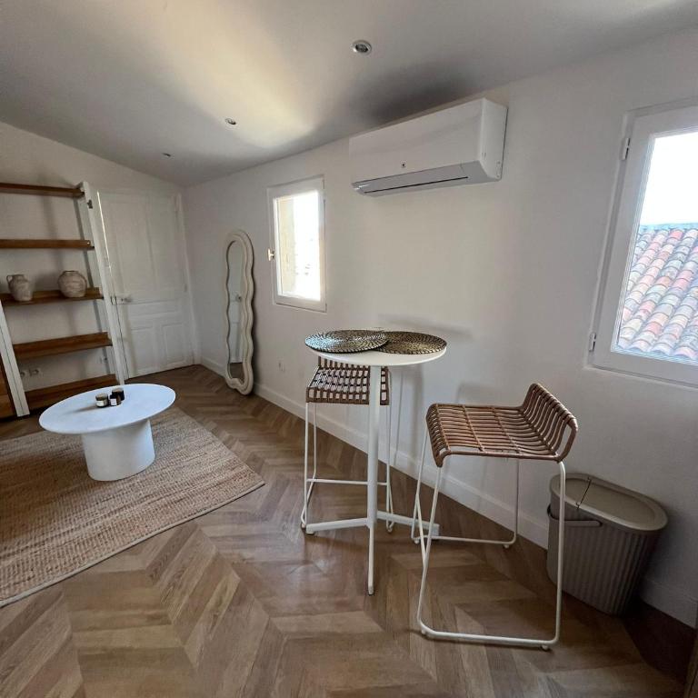 Studio Centre ville de Nîmes - One-Bedroom Apartment - 5