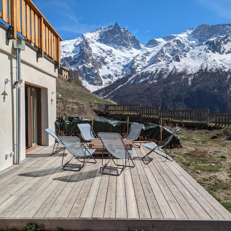 Chazelet - Avec terrasse et jardin - Appartement - 13