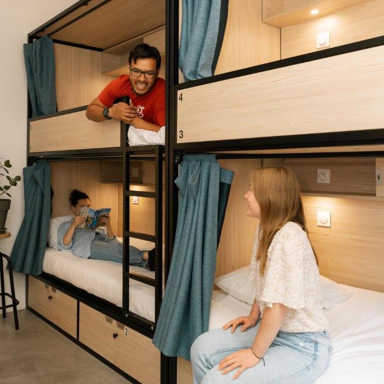 YASI Hostel - Lit Simple dans Dortoir de 10 Lits - 1