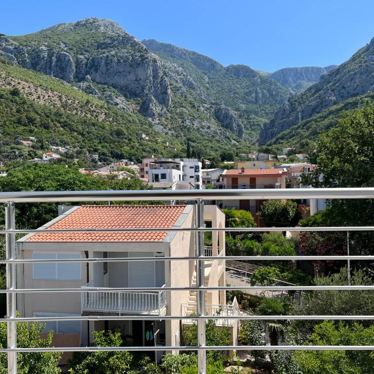 Hotel Sutomore - Dvokrevetna Soba sa Bračnim Krevetom i Balkonom - 4