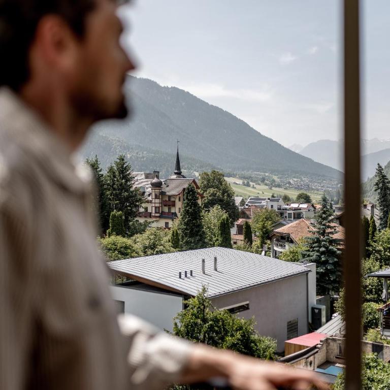 Aparthotel Tante Trude - Rooms & Apartments, Ötz - Two-Bedroom Apartment with Balcony - 4