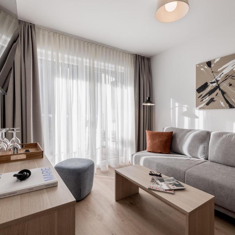 Aparthotel Tante Trude - Rooms & Apartments, Ötz - Two-Bedroom Apartment with Balcony - 2