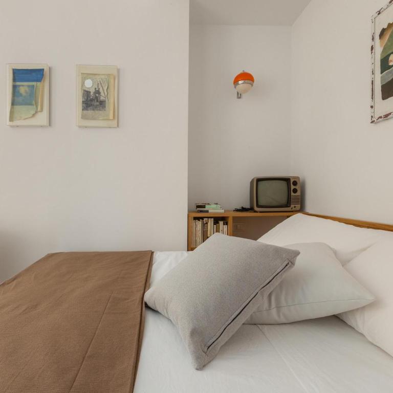 Thalassa Suites - Standard Double Room - 3