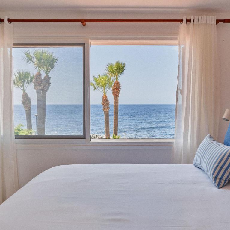 Bright oceanfront bungalow, views, garden, coastal - Bungalow - Frente al agua - 3