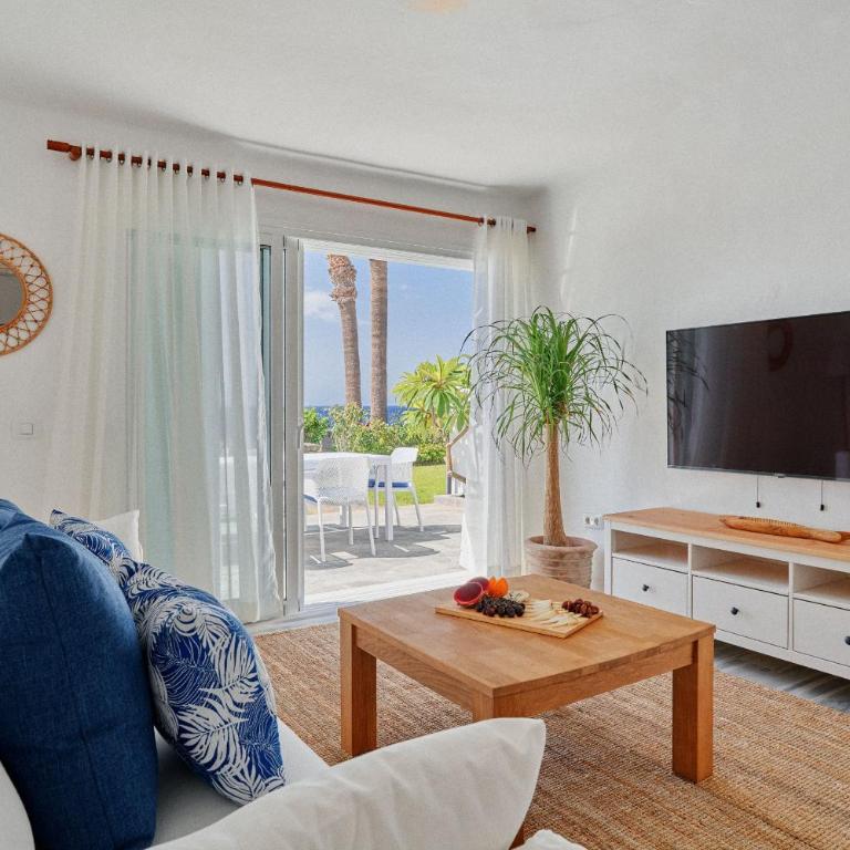 Bright oceanfront bungalow, views, garden, coastal - Bungalow - Frente al agua - 4