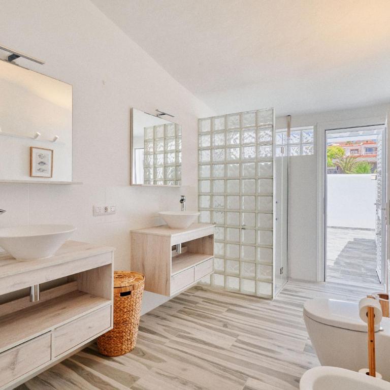 Bright oceanfront bungalow, views, garden, coastal - Bungalow - Frente al agua - 15