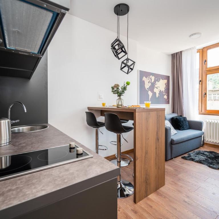 Design Duplex - Main Street View - Two-Bedroom Apartment - 13