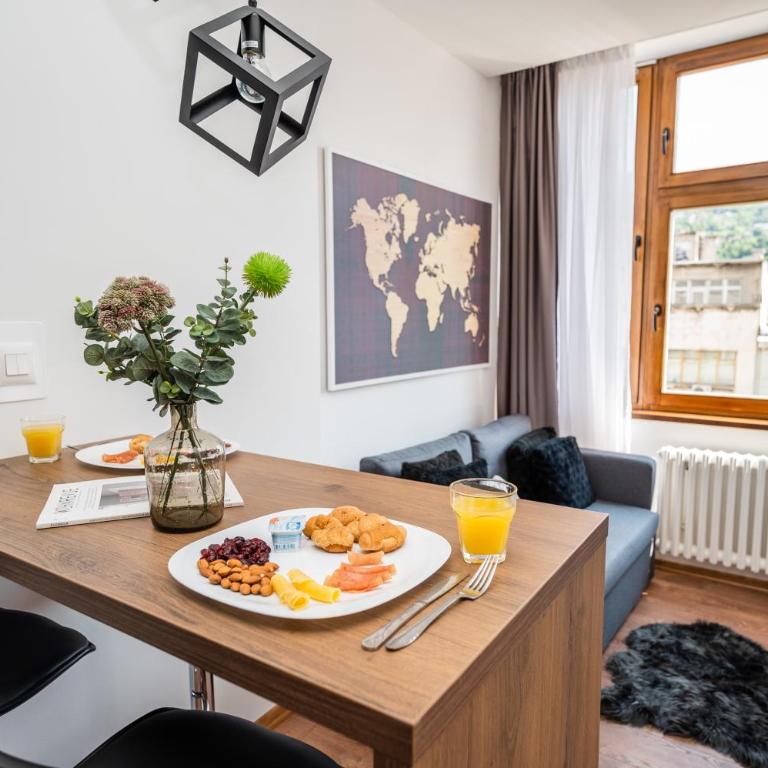 Design Duplex - Main Street View - Two-Bedroom Apartment - 14