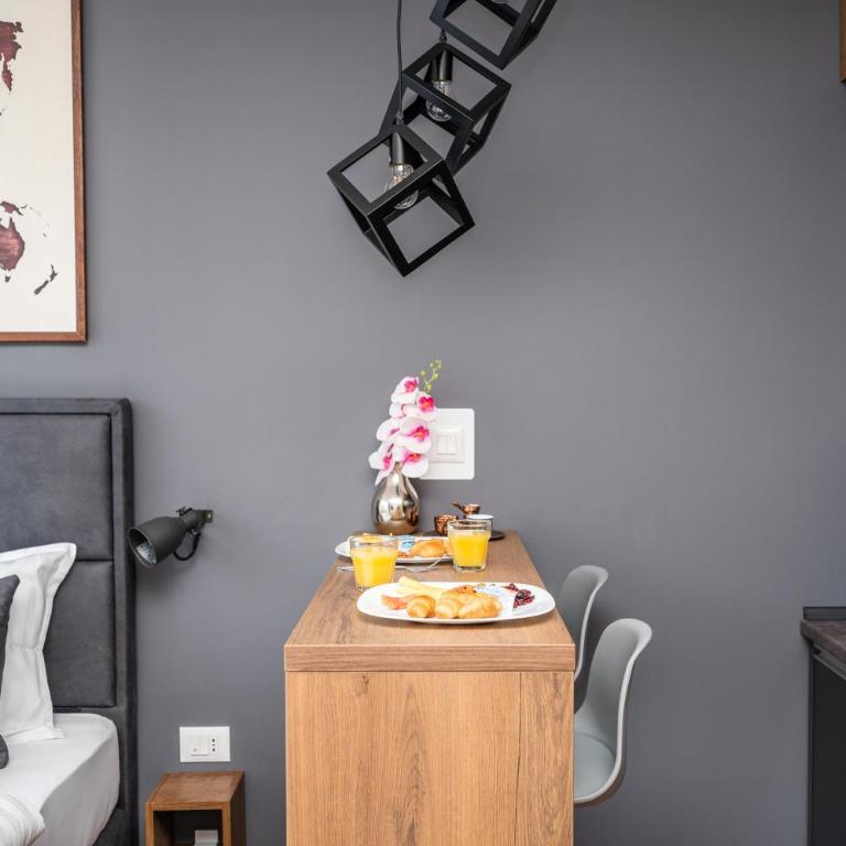 Design Duplex - Main Street View - Two-Bedroom Apartment - 15
