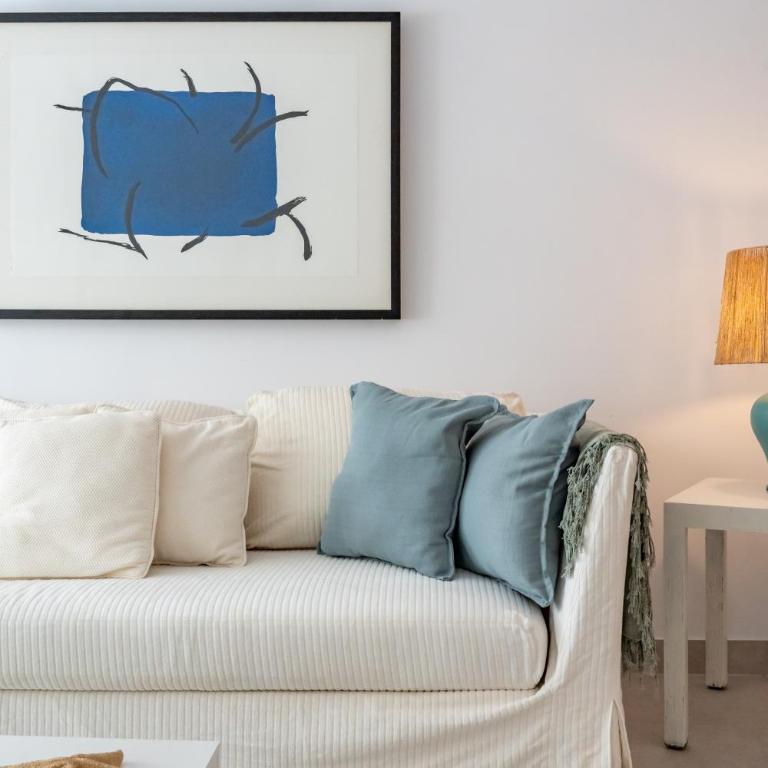 Renovated 2 Bedroom Apartment 5 Min Walk to the Beach - Apartamento de 2 dormitorios - 16