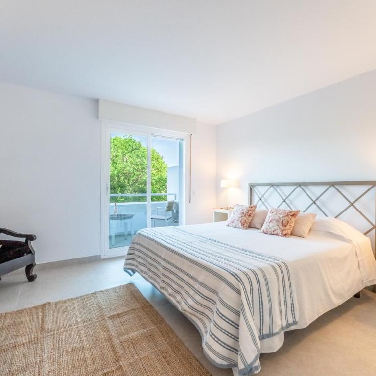 Renovated 2 Bedroom Apartment 5 Min Walk to the Beach - Apartamento de 2 dormitorios - 20
