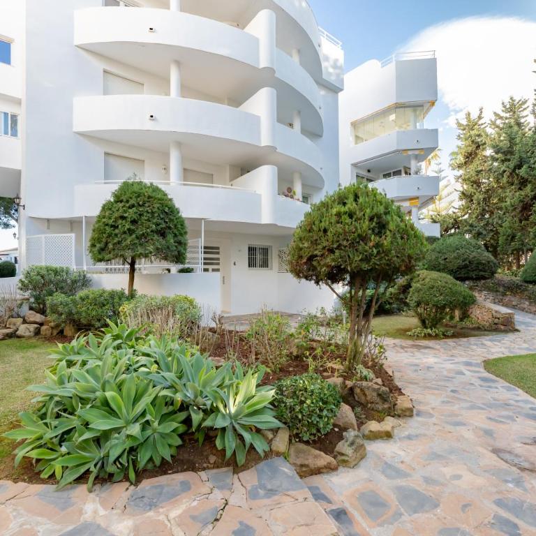 Renovated 2 Bedroom Apartment 5 Min Walk to the Beach - Apartamento de 2 dormitorios - 22