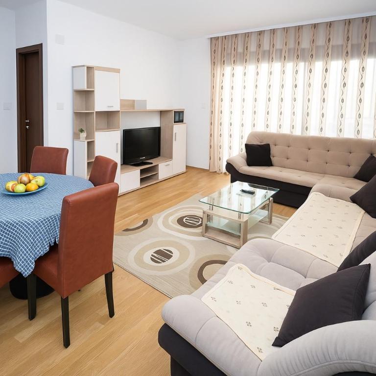 ADELISA COMFORT APARTMENTS - Near Slovenska Beach BUDVA - One-Bedroom Apartment with Balcony - 2