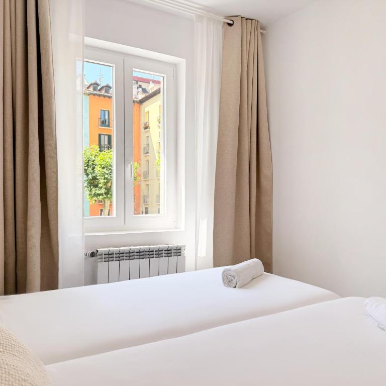 Santa Ana Plaza by Clabao - Two-Bedroom Apartment with View - 24