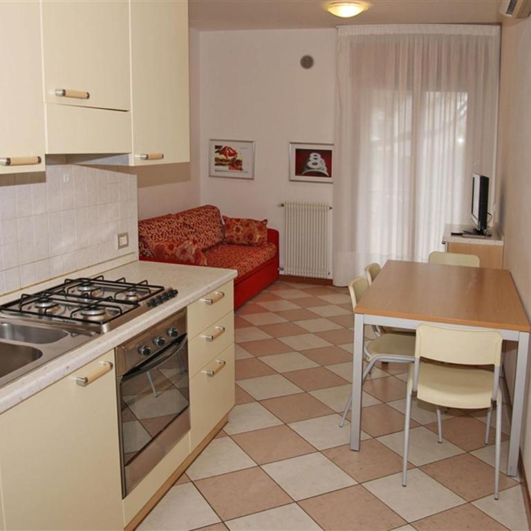 Family Apartments Residence Trieste - Appartamento Superior con 2 Camere da Letto - 1