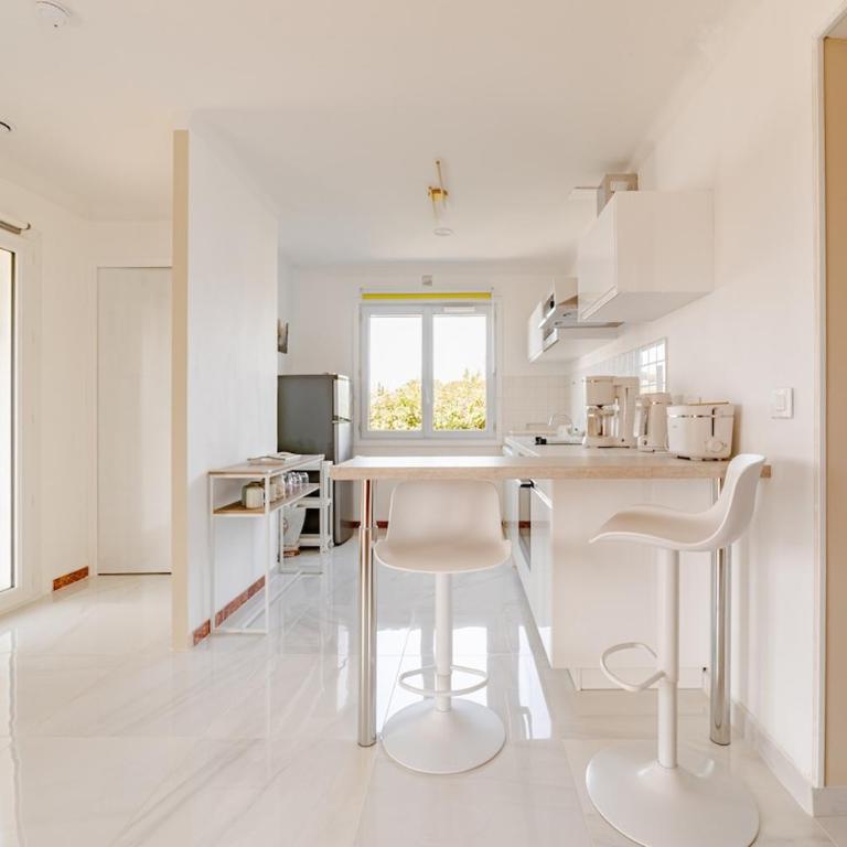 Villa indépendante, lumineuse, clim, wifi et jardin - Villa con 2 Camere da Letto - 8