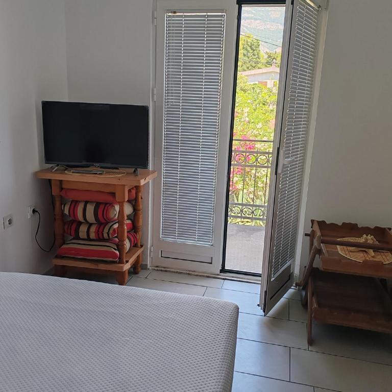 Apartman Čolović - Three-Bedroom Apartment - 7