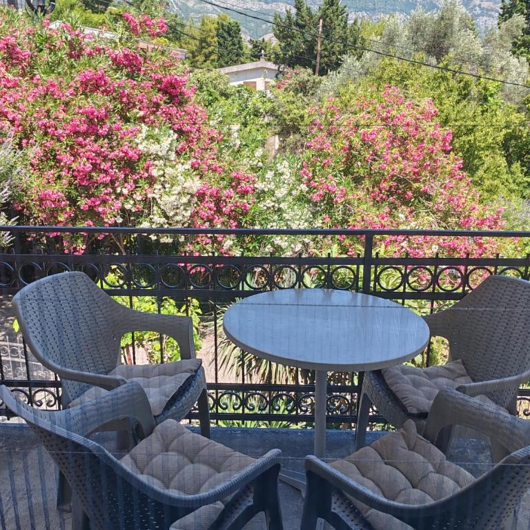 Apartman Čolović - Three-Bedroom Apartment - 2