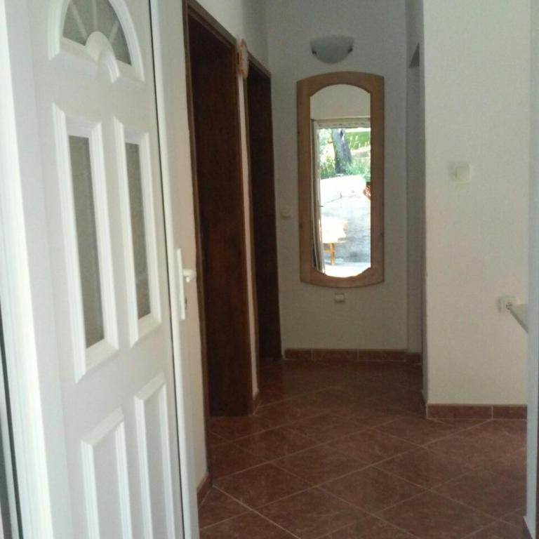 Apartman Čolović - Three-Bedroom Apartment - 11