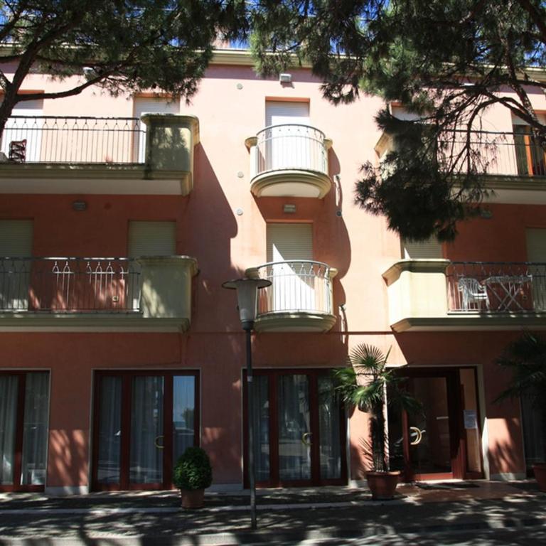 Family Apartments Residence Trieste - Appartamento con 2 Camere da Letto e Terrazza - 10