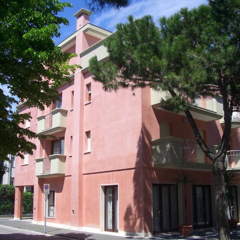 Family Apartments Residence Trieste - Appartamento con 2 Camere da Letto e Terrazza - 8