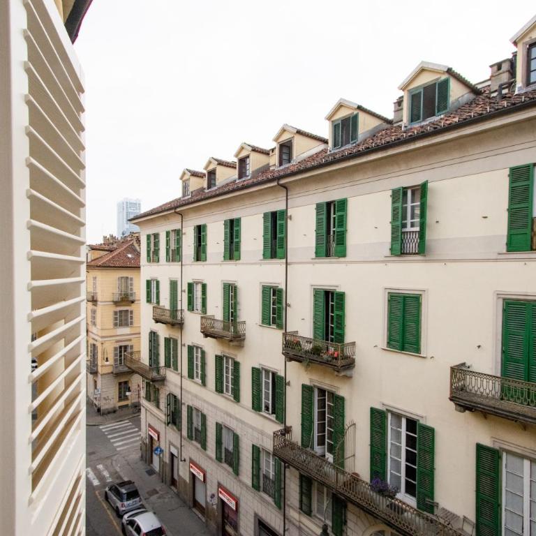 Vista sui tetti - 6 minuti da Porta Susa - WIFI - Two-Bedroom Apartment - 15