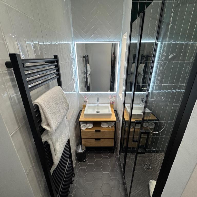 Hôtel Etoile Trocadéro - Appartement 1 Chambre Deluxe - 8