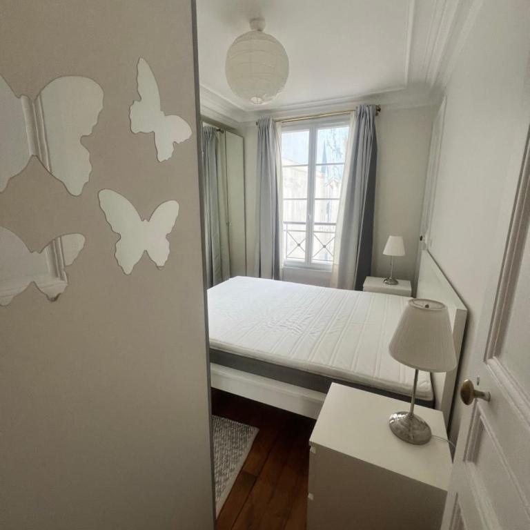 rue Cambacérès 75008 - One-Bedroom Apartment - 3