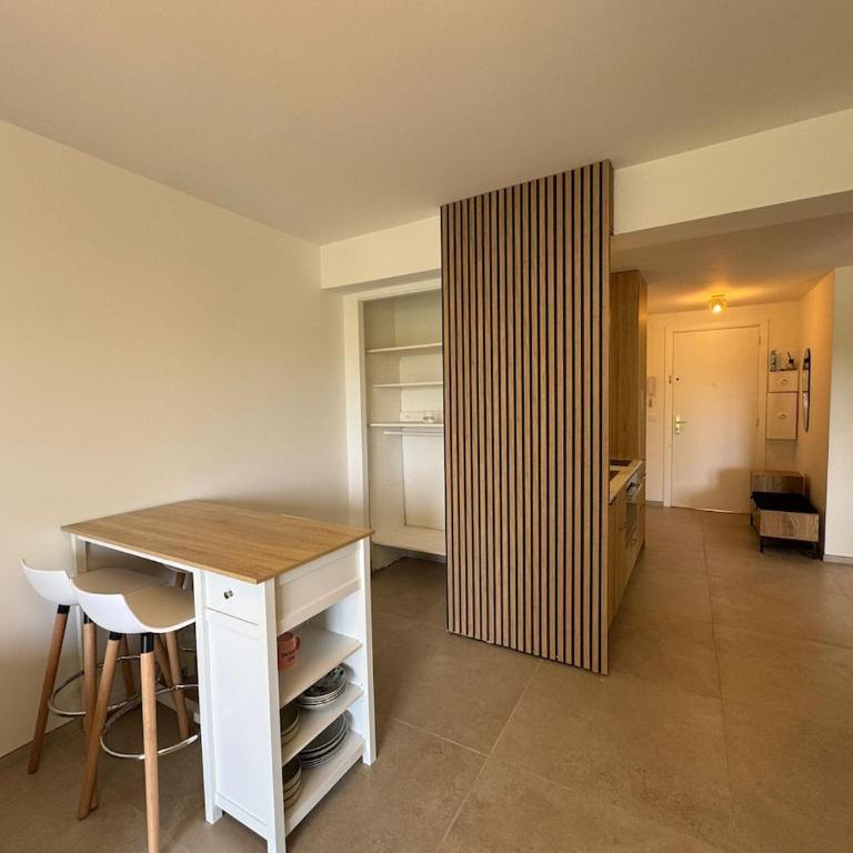 Les Bulles 3 Pièces 2 chambres avec parking - Appartamento con 2 Camere da Letto - 8