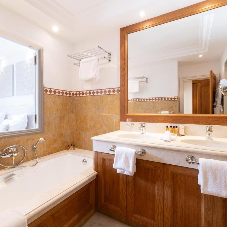 Hotel Le Domaine de L Astragale Saint Tropez - Suite Diamant avec Bain à Remous - 7