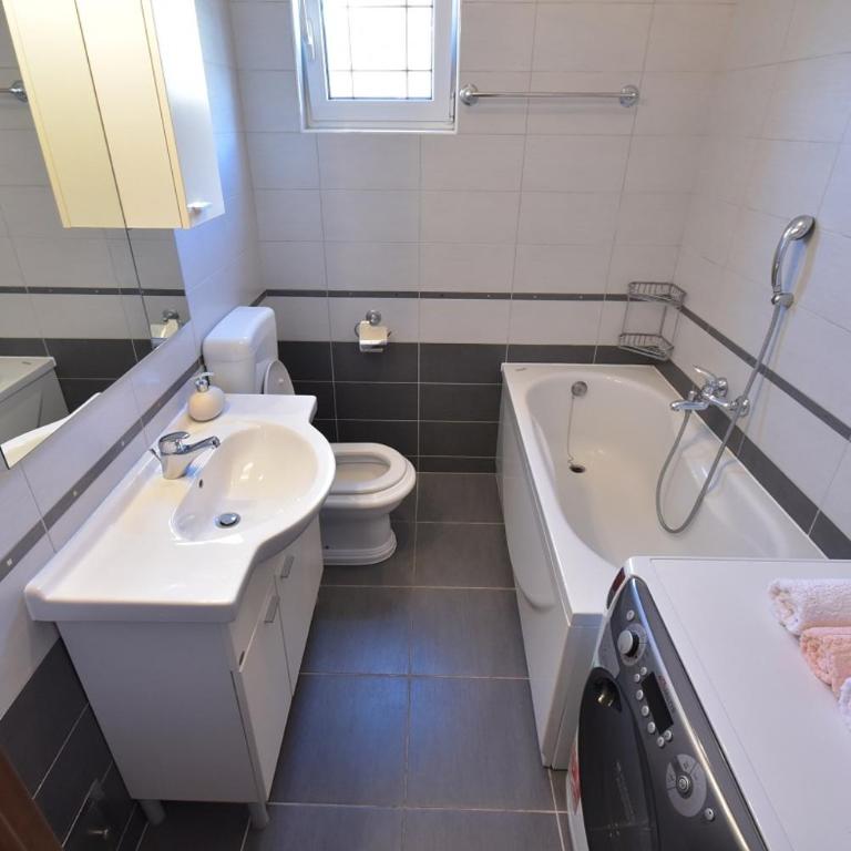 Apartment Popadic with pool Boka bay - Apartman sa Balkonom - 4