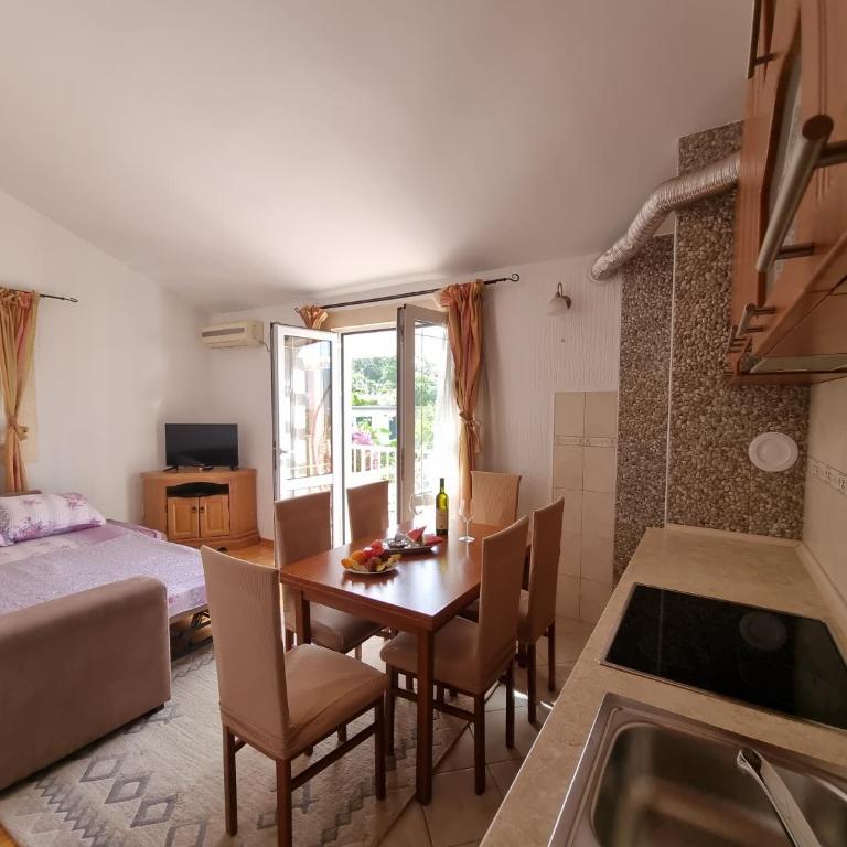 Apartment Popadic with pool Boka bay - Apartman sa Balkonom - 9