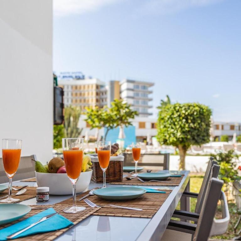 Las Brisas Canary Home Rent - Two-Bedroom Apartment - 8