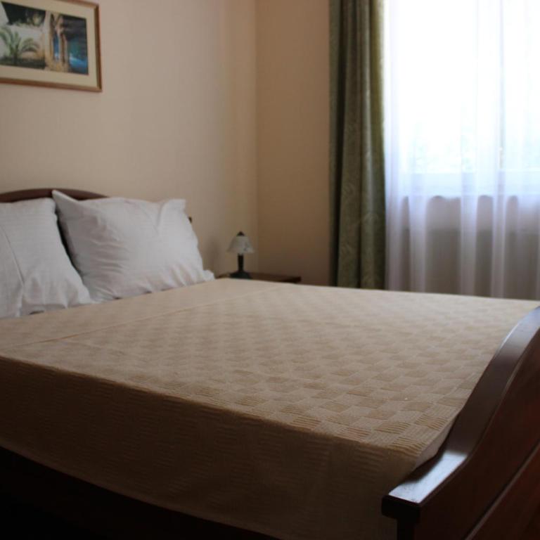 Villa Velzon Guesthouse - Dvokrevetna Soba sa Bračnim Krevetom - 4