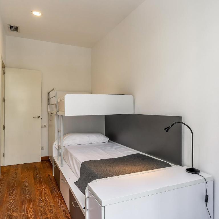 AB Montjuic - Apartamento de 3 dormitorios con terraza - 20