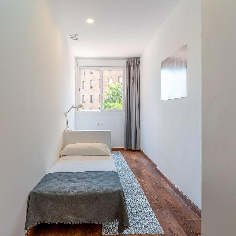 AB Montjuic - Apartamento de 3 dormitorios con terraza - 7