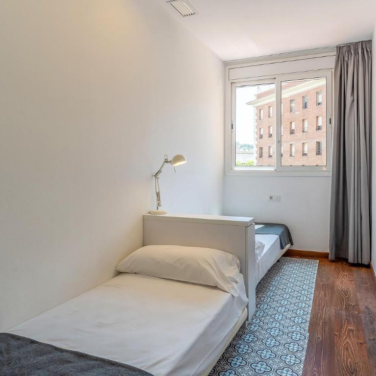 AB Montjuic - Apartamento de 3 dormitorios con terraza - 10