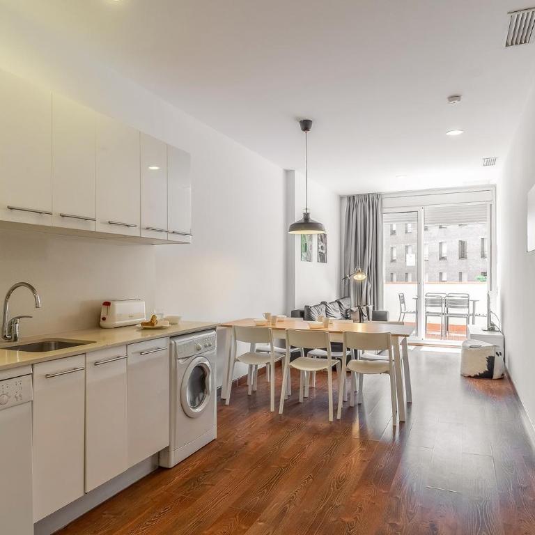 AB Montjuic - Apartamento de 3 dormitorios con terraza - 5