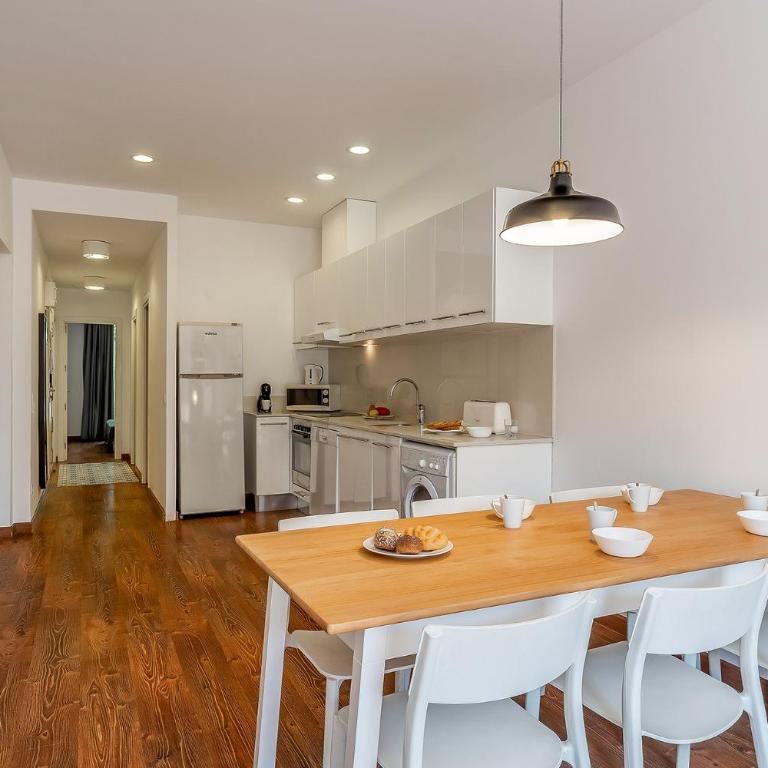 AB Montjuic - Apartamento de 3 dormitorios con terraza - 8